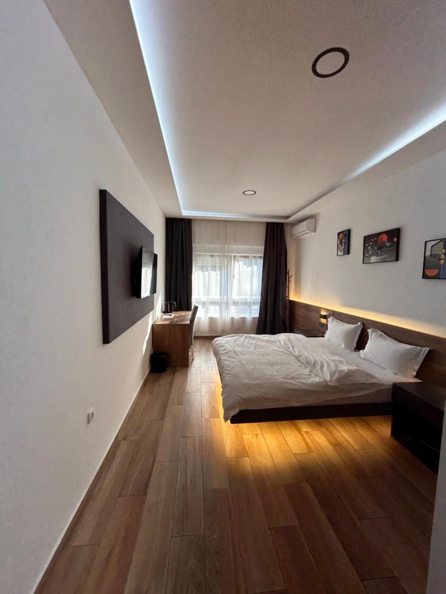 H.T Hotel Belgrade Luaran gambar